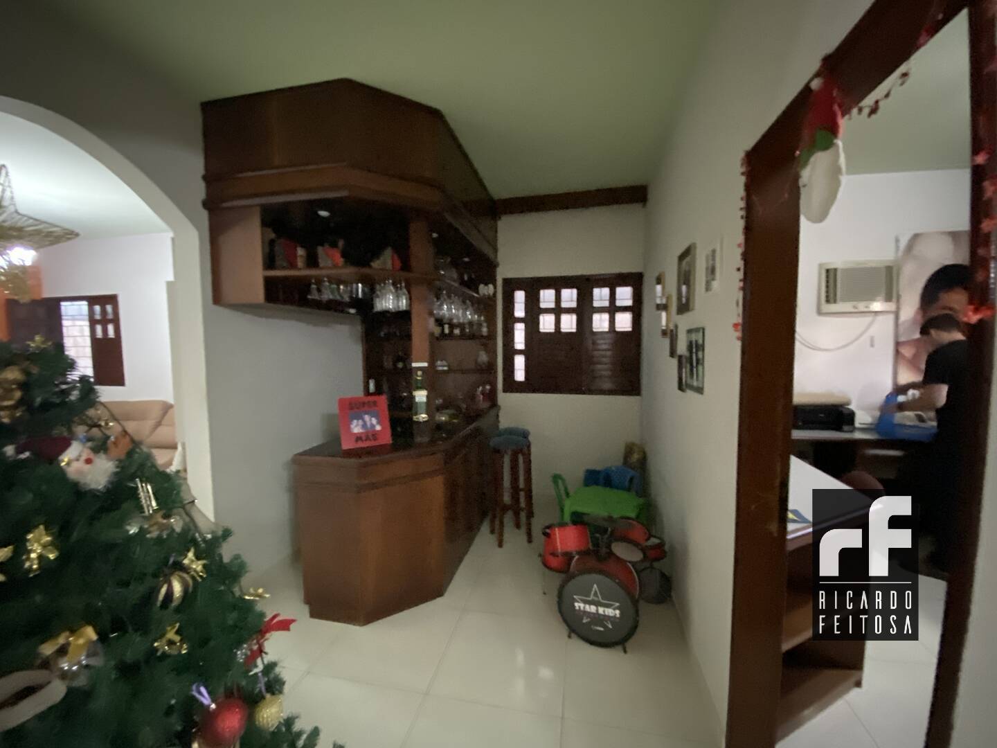 Casa à venda com 3 quartos, 220m² - Foto 11