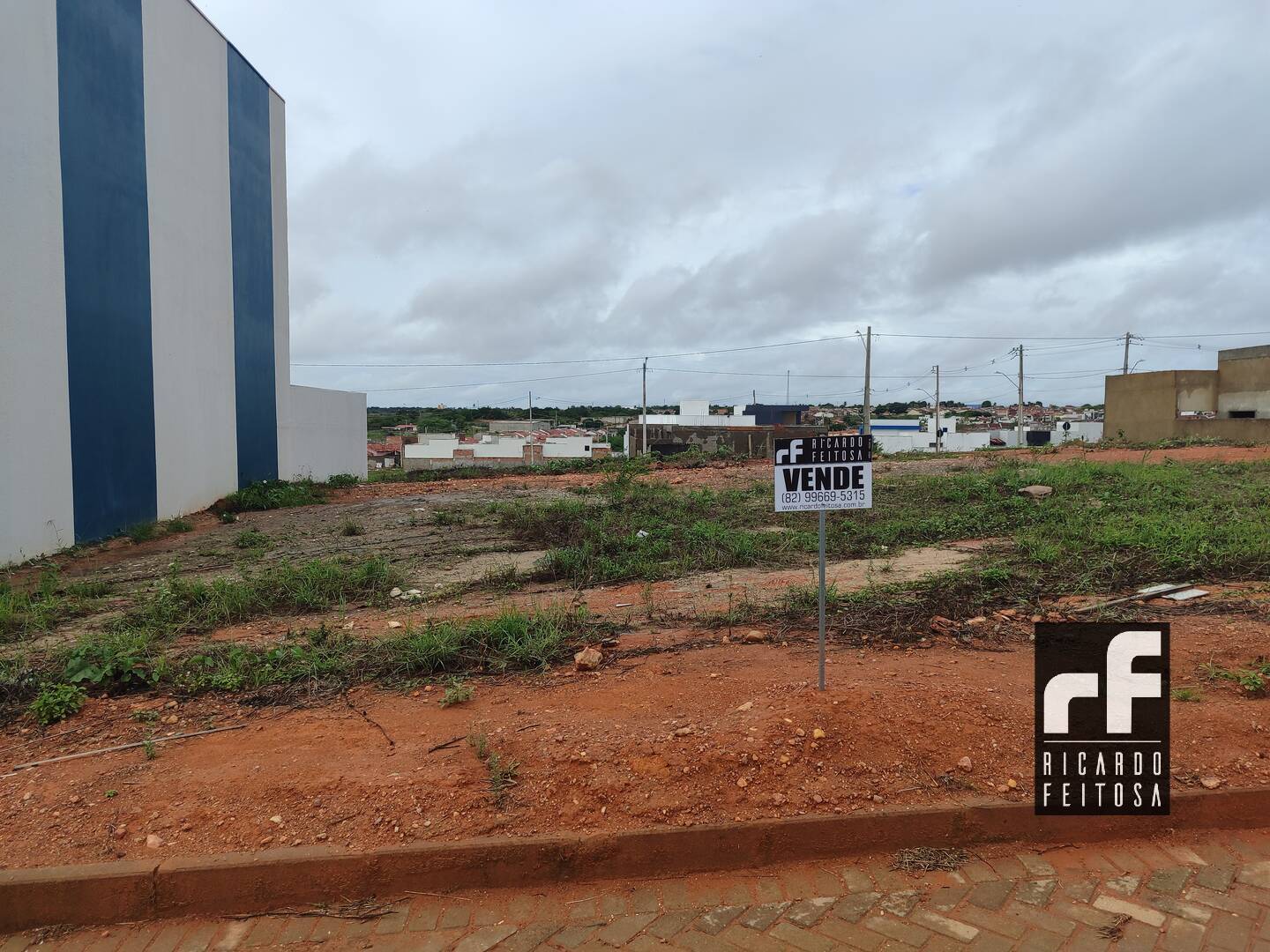 Terreno à venda, 200m² - Foto 1