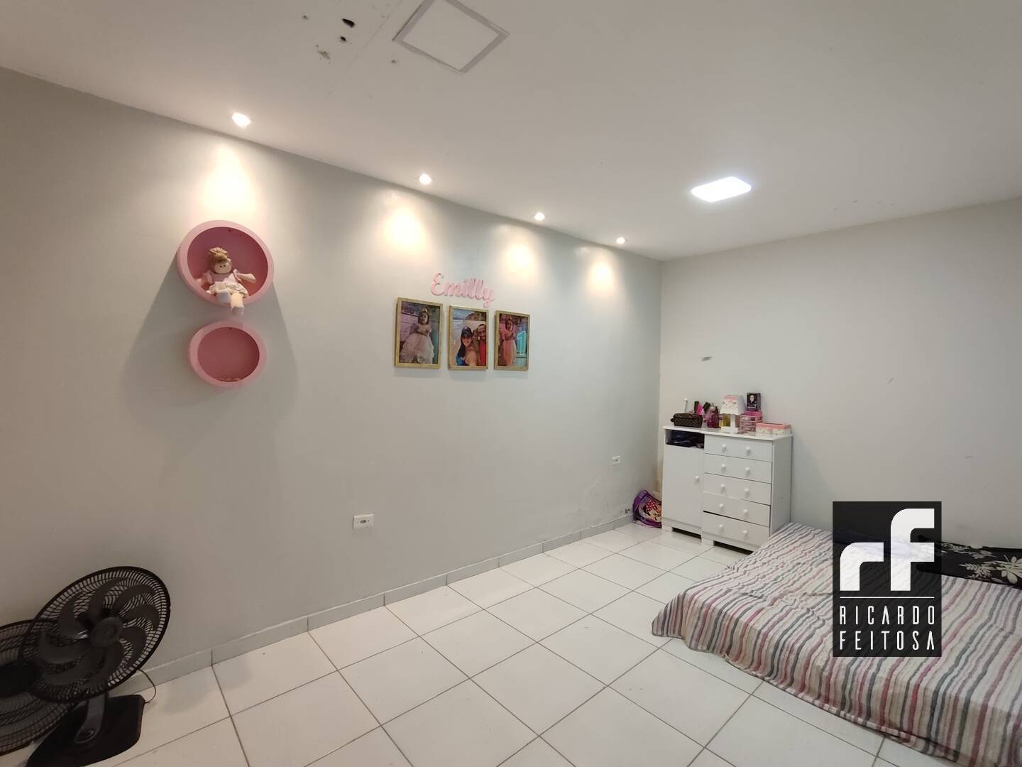 Casa à venda com 3 quartos, 91m² - Foto 11